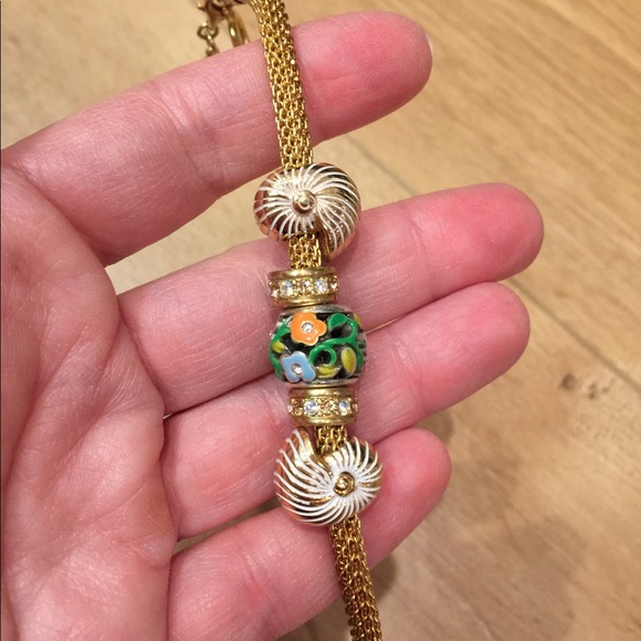 Pretty bead bracelet - Picture 2 of 3